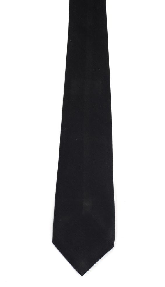 cravatta nera isolata su uno sfondo bianco foto