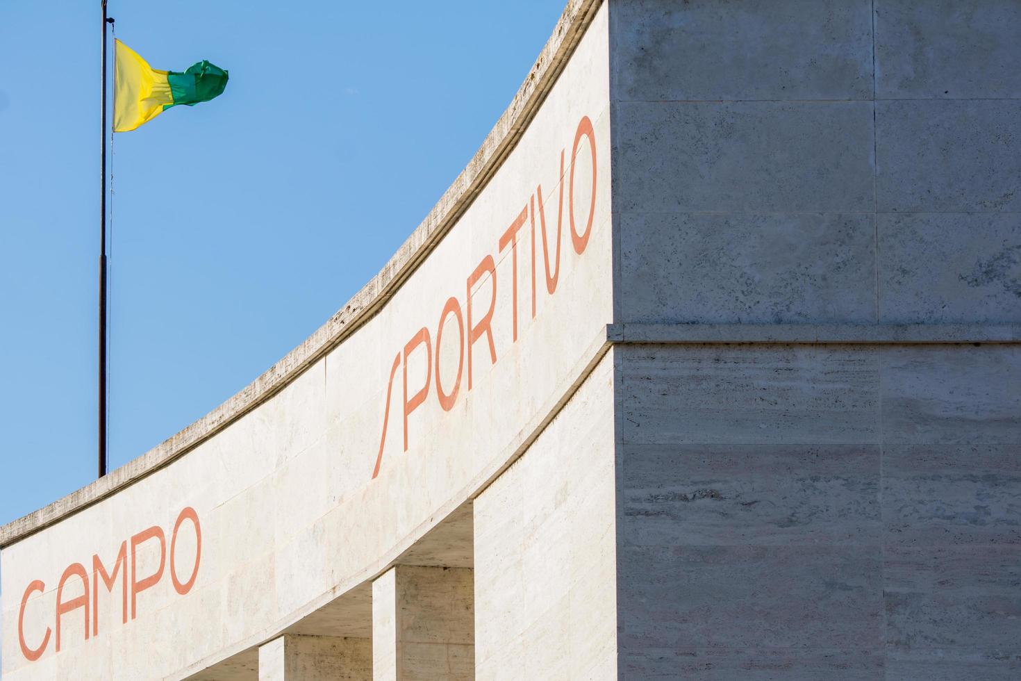 tresigallo,italia-maggio 2, 2021 - Strollin tra il storico edifici nel tresigallo durante un' nuvoloso giorno foto