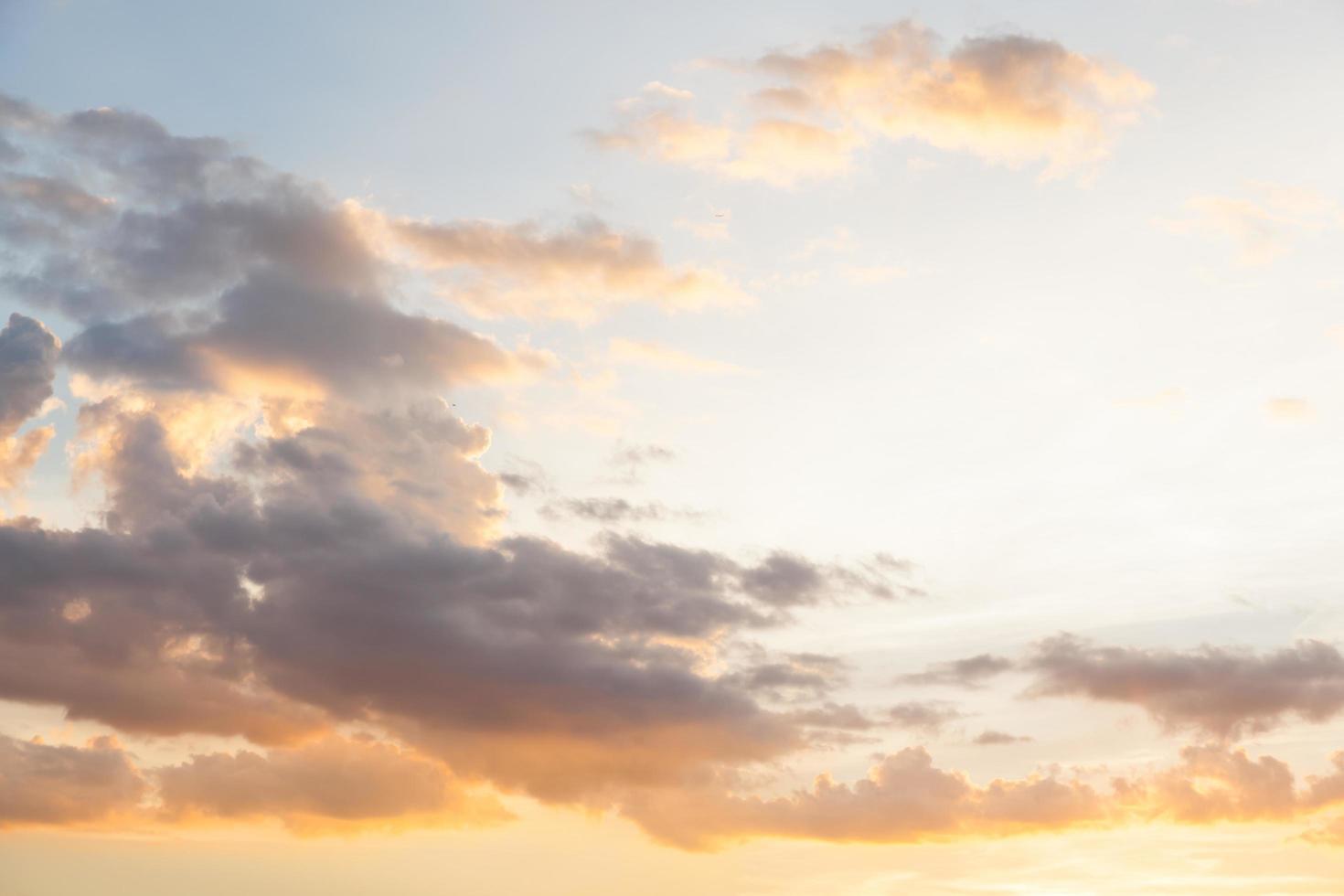 cielo al tramonto foto