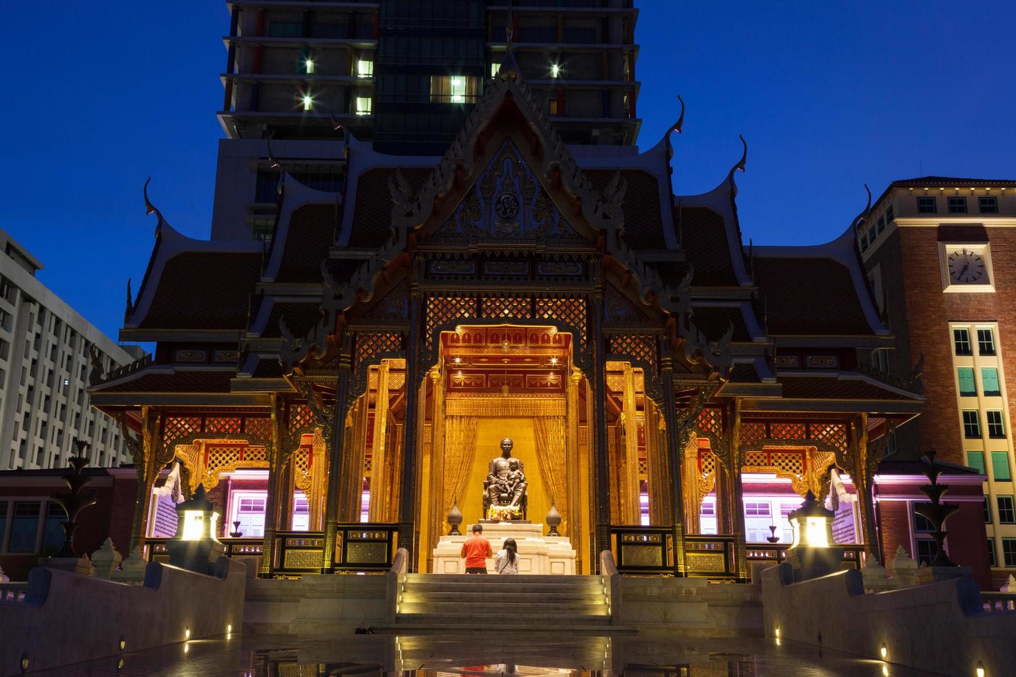 memorial presso l'ospedale siriraj di bangkok foto