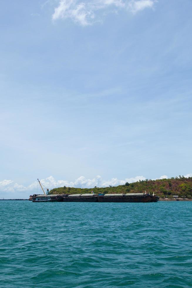 grandi navi da carico in thailandia foto