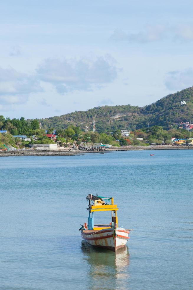 piccola barca da pesca in thailandia foto