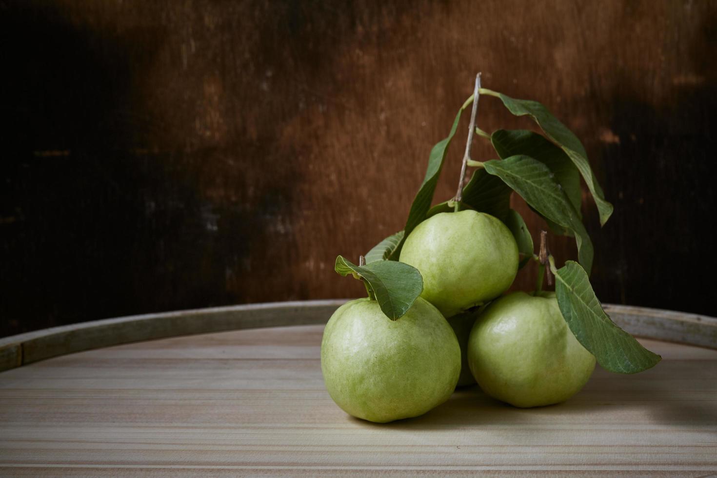guava su legno foto
