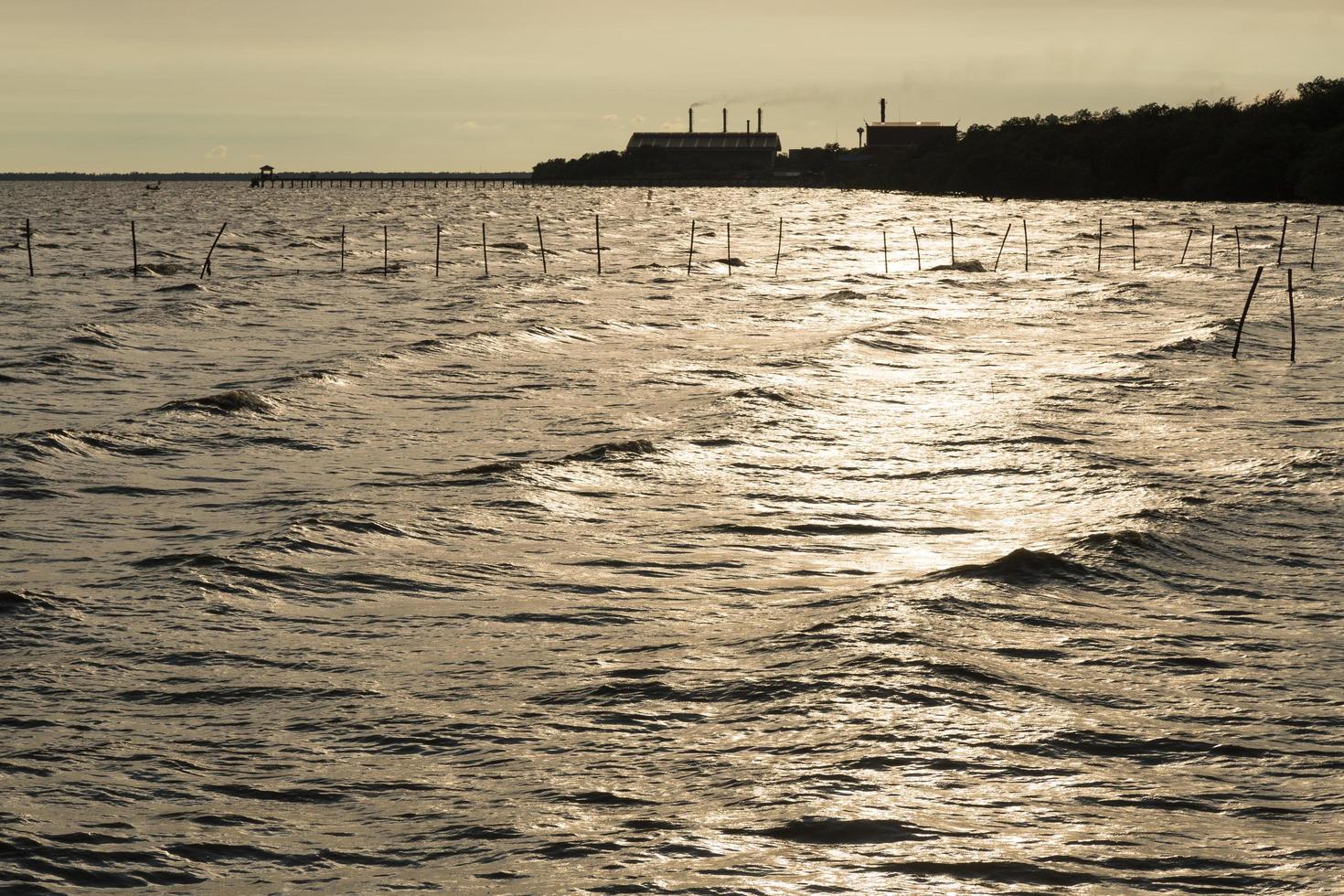 il mare al tramonto foto