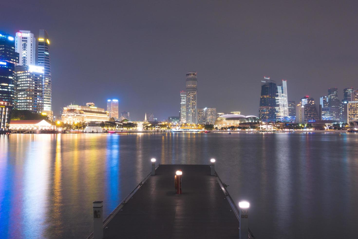 passerella pedonale dalla baia di singapore foto