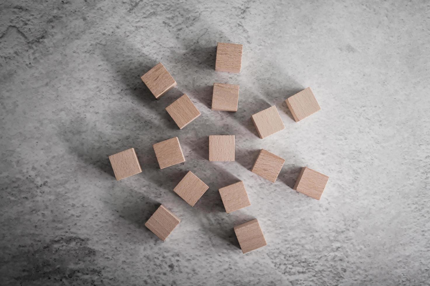 blocchi di legno, usati per i giochi di domino foto