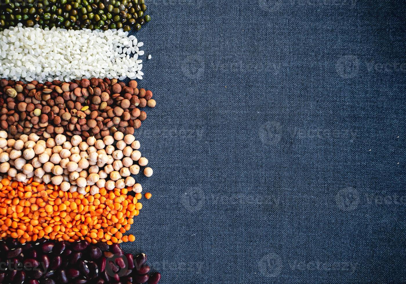 autunno raccogliere di grano grano, pieno schermo di totale grani. diverso cereale sfondo. foto