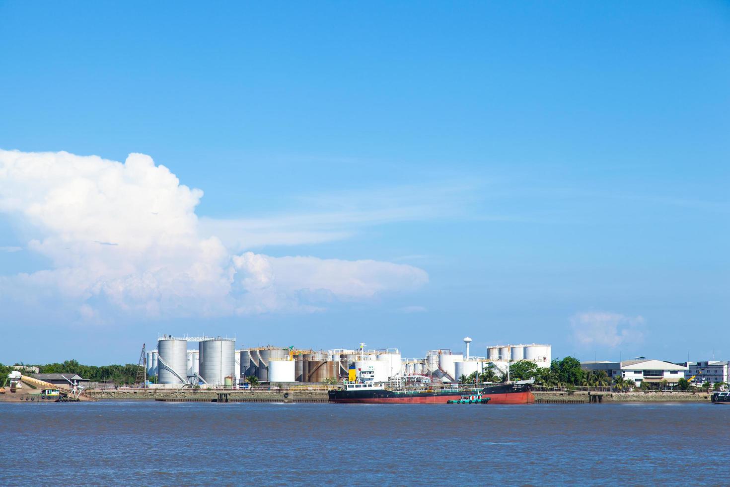 impianto di stoccaggio del petrolio in thailandia foto