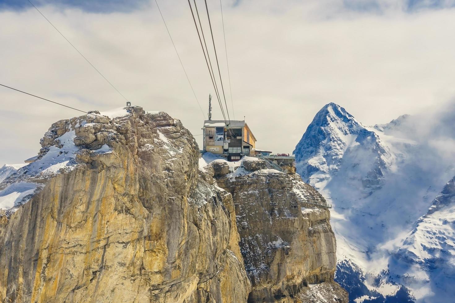 stazione di birg nelle alpi svizzere a murren foto