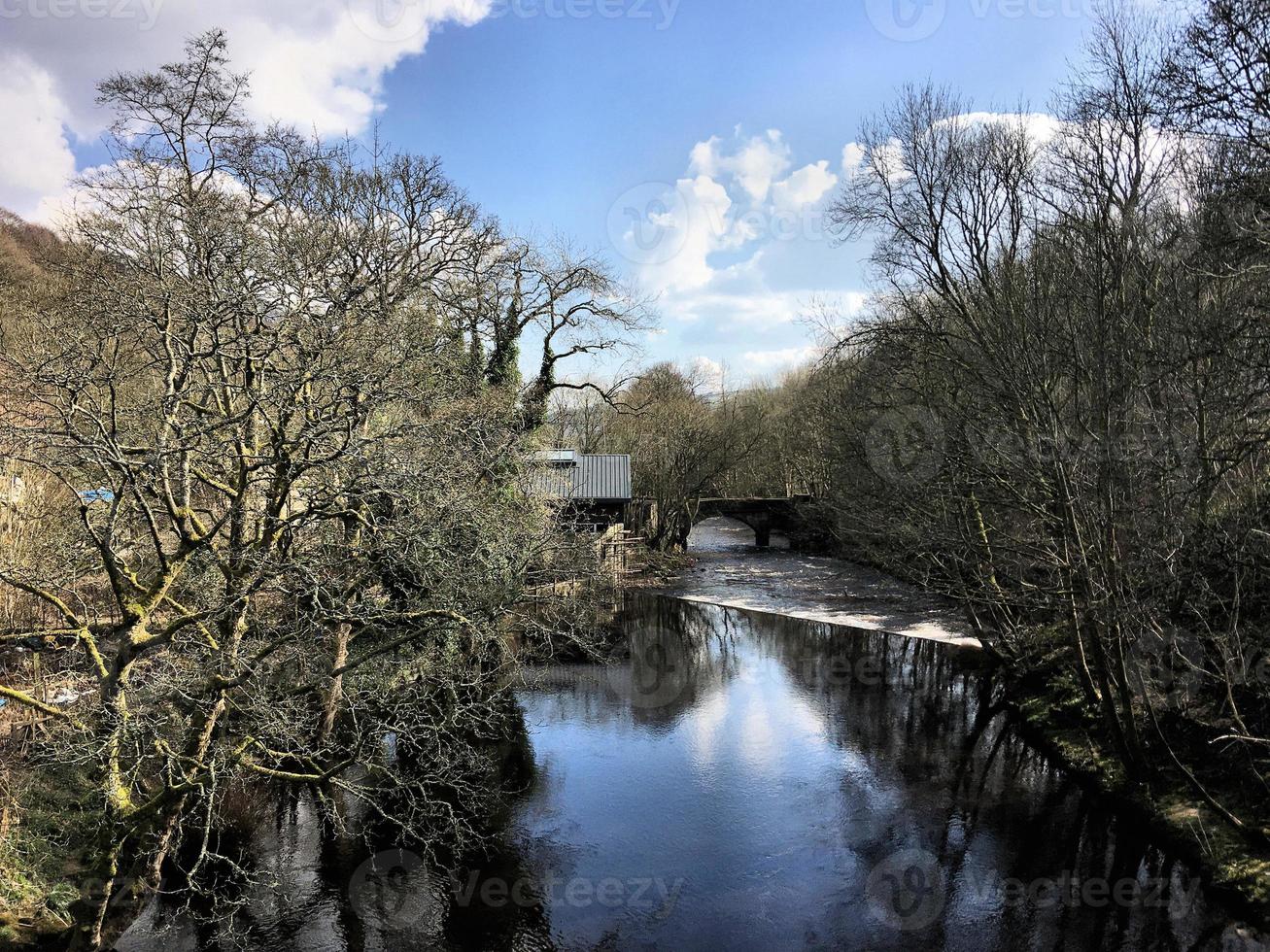 un' Visualizza di il fiume calder a hebden ponte foto