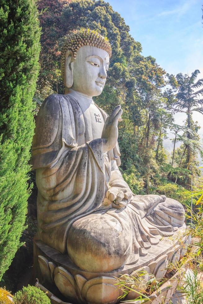 statua del buddha al chin swee caves temple di pahang, malesia foto