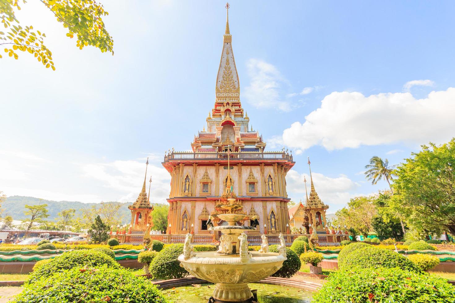 tempio chaitararam nella provincia di phuket, thailandia foto