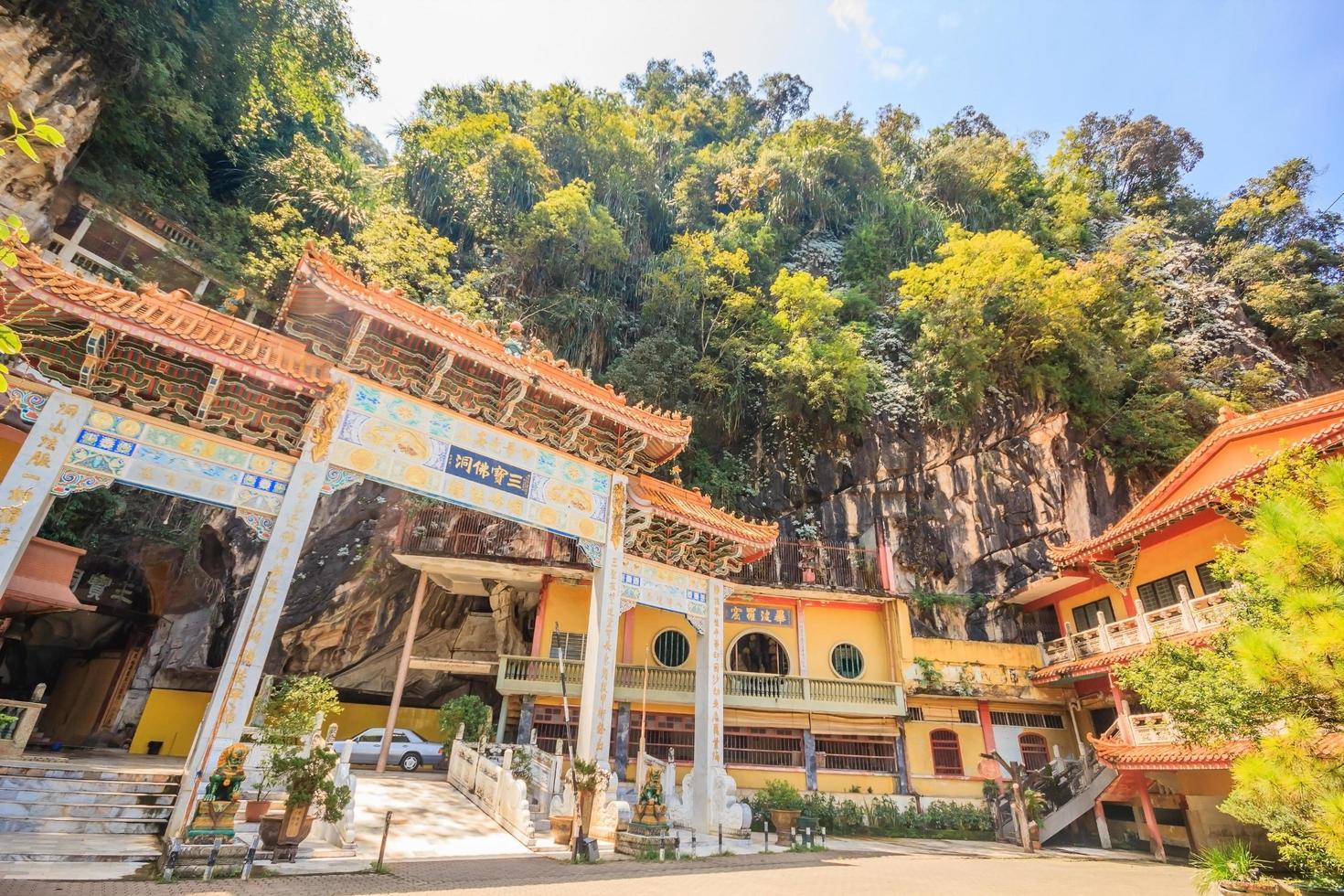 Tempio di Sam Poh Tong a Gunung Rapat, Malesia, 2017 foto