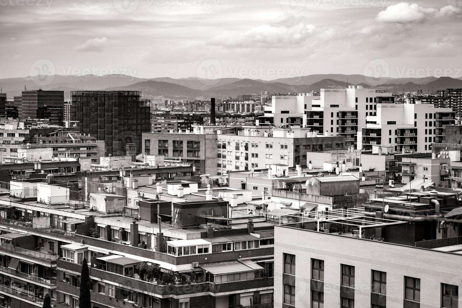 paesaggio urbano dei tetti di barcellona foto