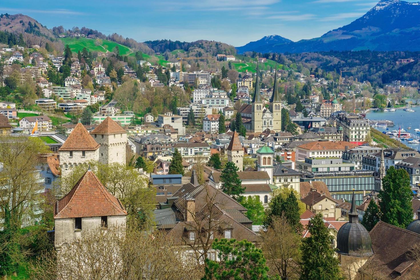 vista della città di lucerna, svizzera foto