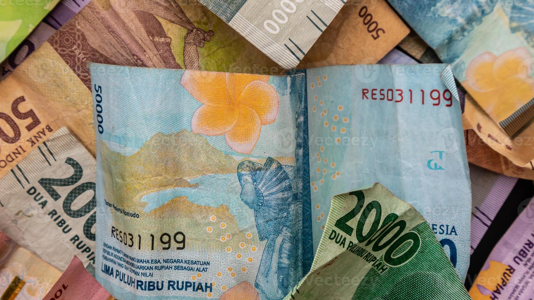 pila di rupia banconote come sfondo foto