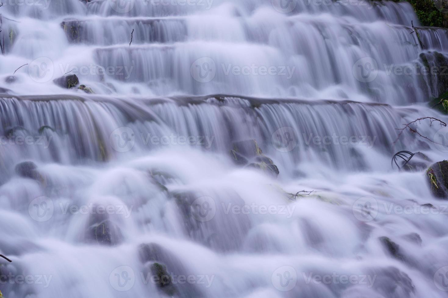 lungo esposizione fiume paesaggio durante autunno foto