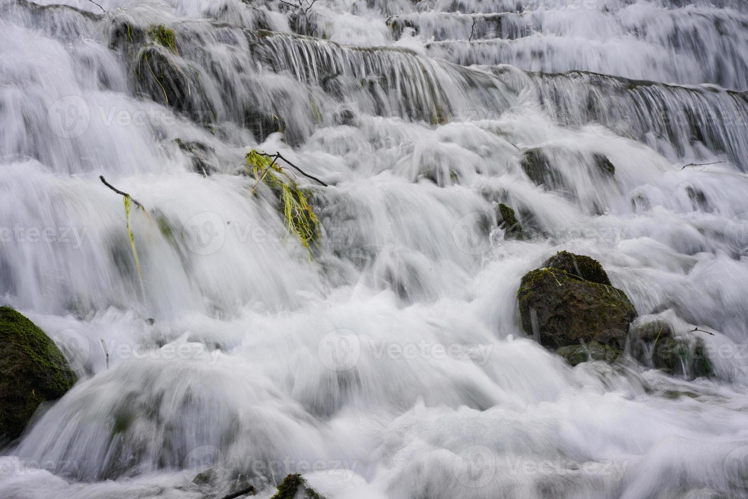 lungo esposizione fiume paesaggio durante autunno foto