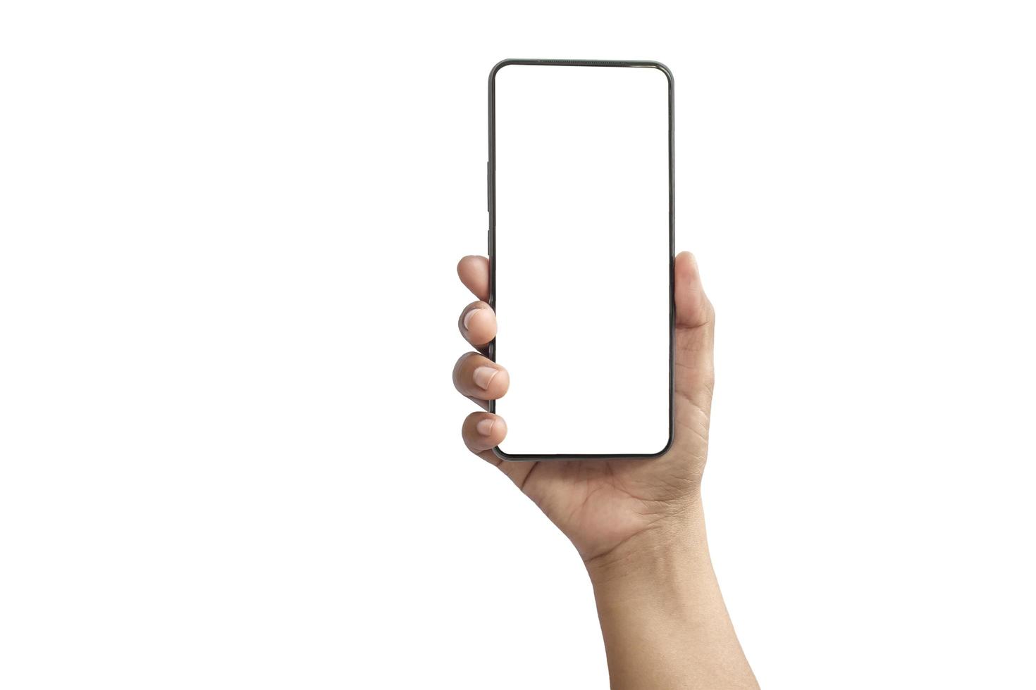 la mano tiene lo schermo bianco, il telefono cellulare è isolato su uno sfondo bianco con il tracciato di ritaglio foto