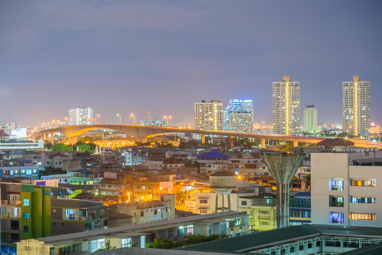 ponte rama iii a bangkok foto