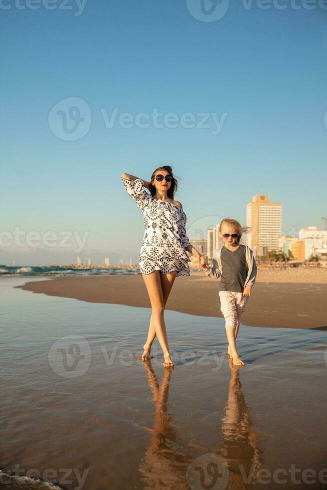 affascinante mamma con un' figlia foto