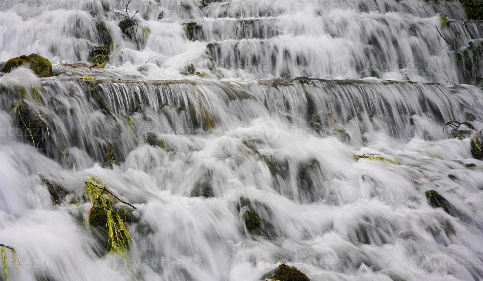 lungo esposizione fiume paesaggio durante autunno foto