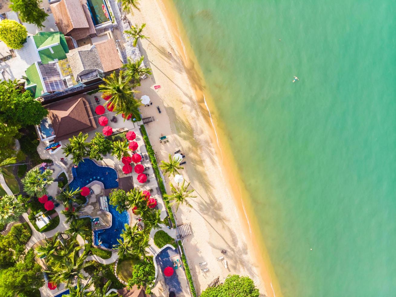 vista aerea della bellissima spiaggia tropicale sull'isola di koh samui, thailandia foto