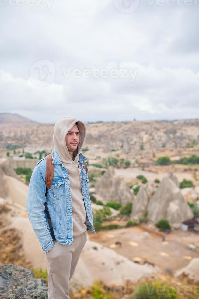 giovane viaggiatore uomo nel cappadocia, tacchino foto