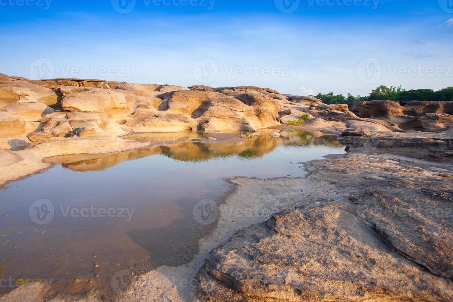 pozze di marea rocciose foto