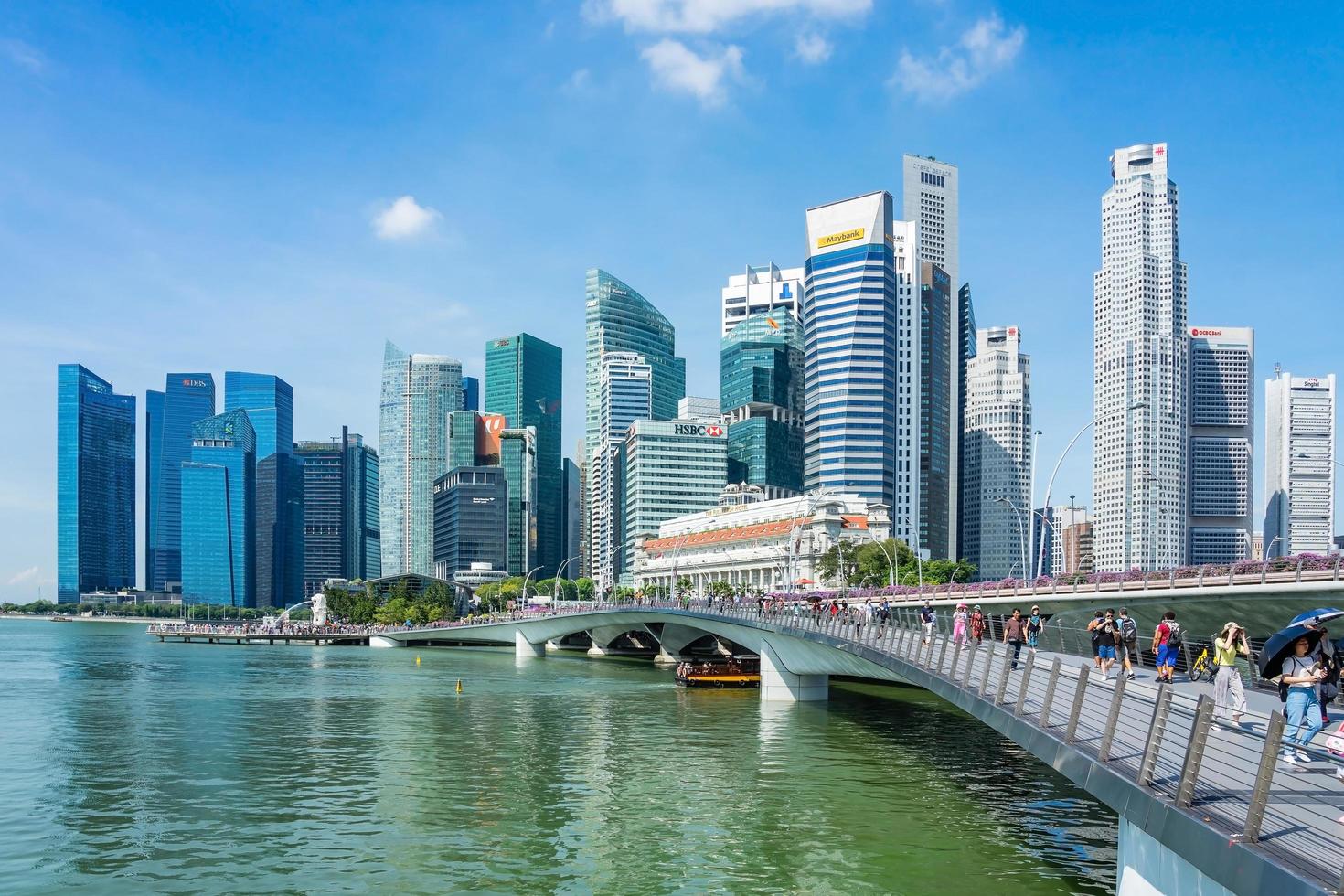 Merlion statua fontana nel parco merlion a singapore, 2018 foto