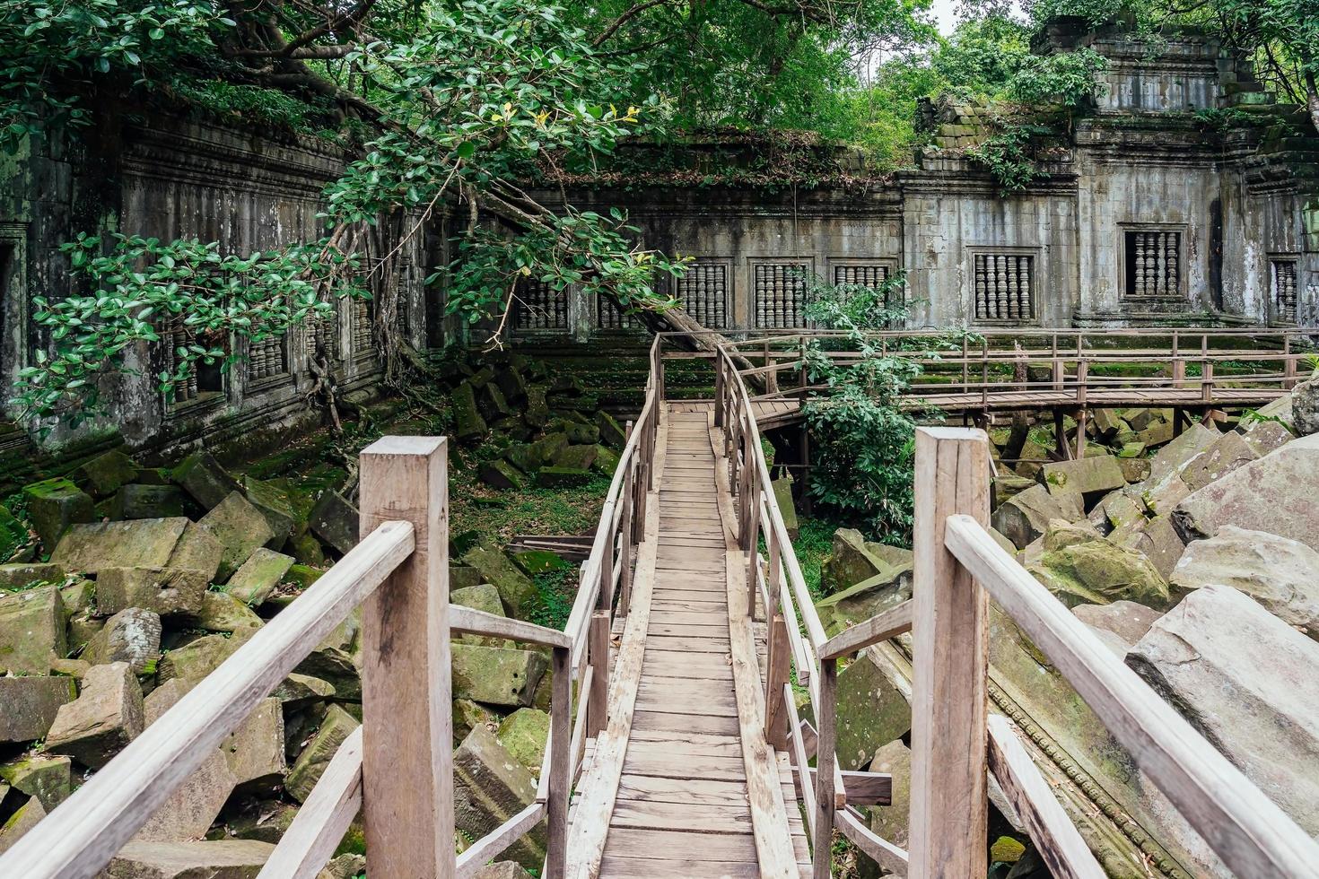 beng mealea rovine del tempio nel mezzo della foresta, siem reap, cambogia foto