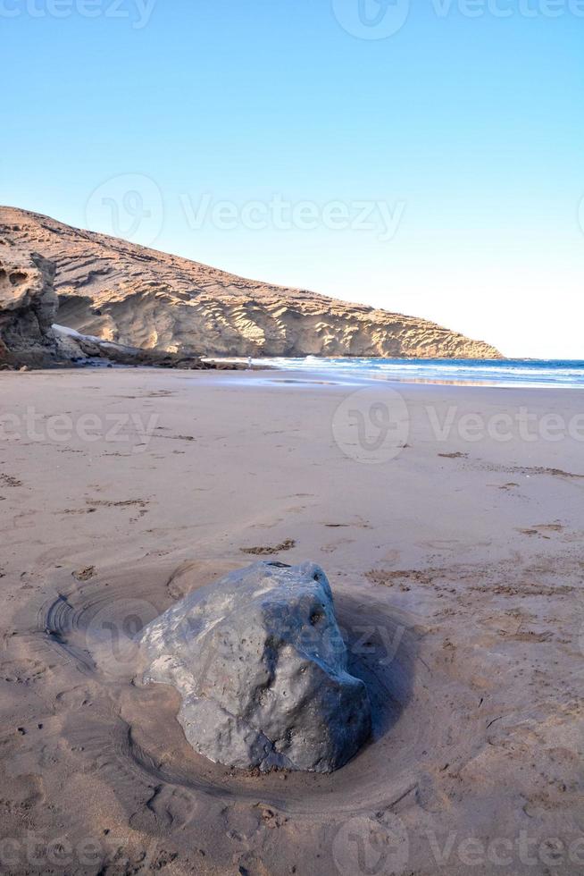 roccia su il spiaggia foto