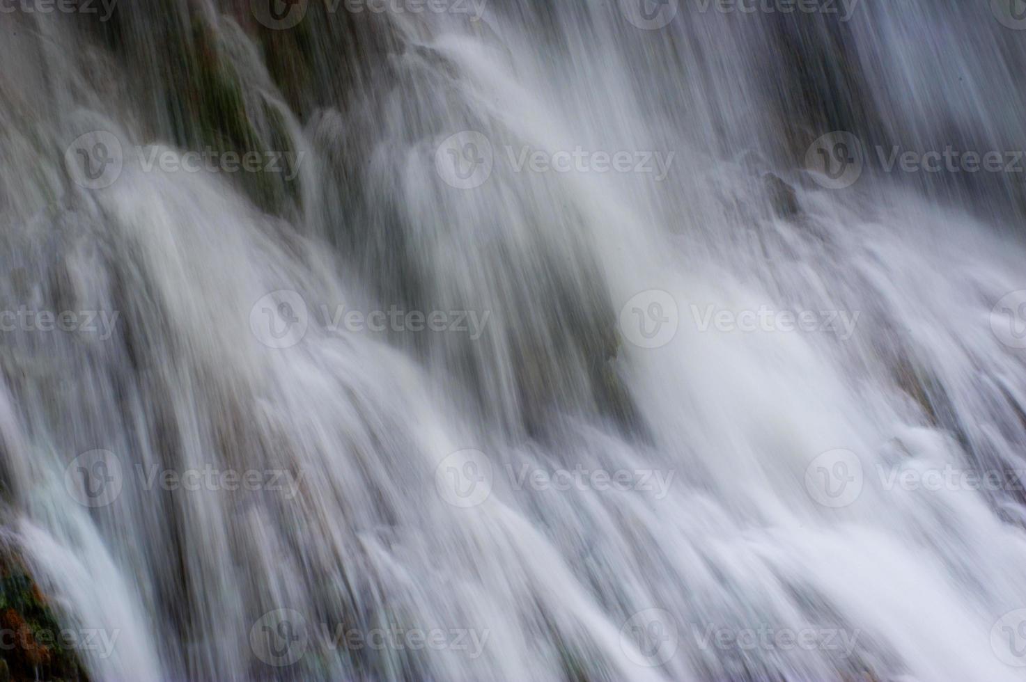 un' cascata dettaglio foto