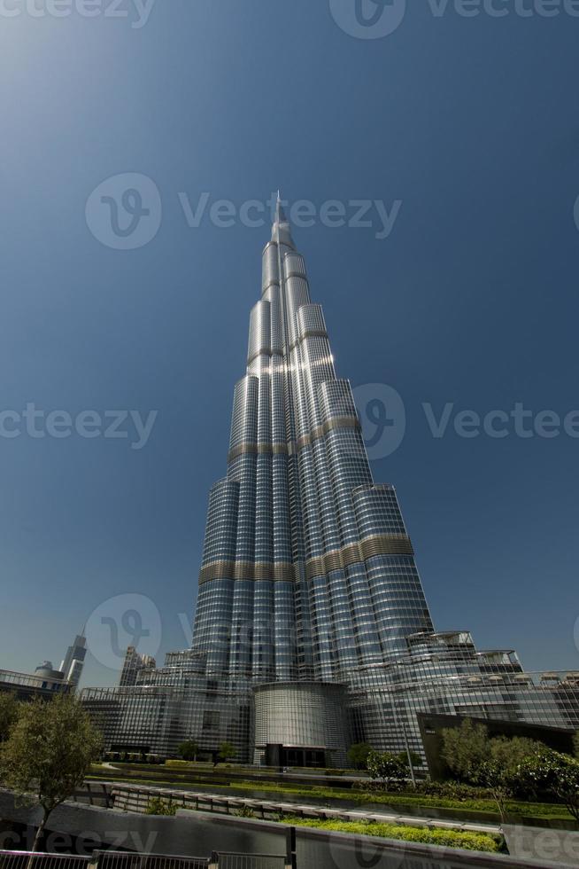 dubai, Emirati Arabi Uniti - ottobre 2012 verticale prospettiva di burji khalifa il massimo edificio nel il mondo dubai orizzonte foto