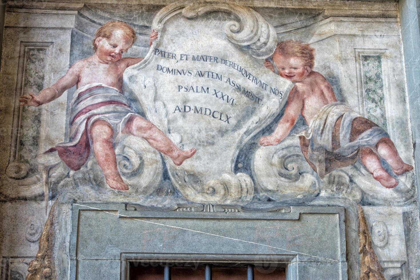 vecchio orfanotrofio porta innocente ruota nel Firenze foto