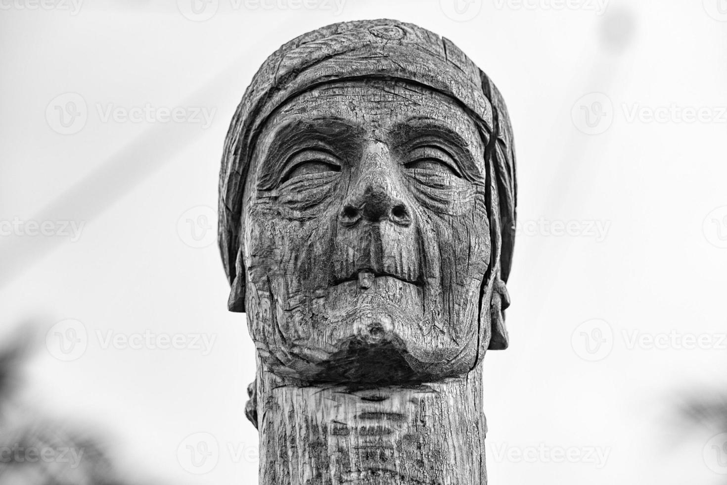 legna pirata viso lavorato statua foto