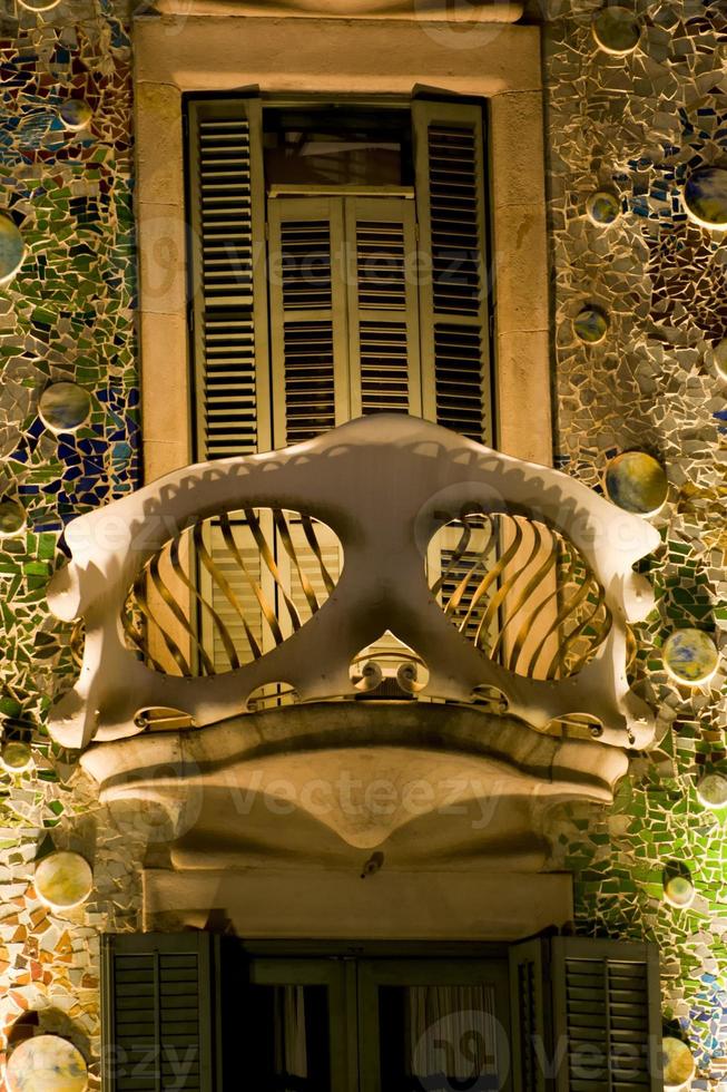 Casa battaglia Barcellona esterno notte Visualizza foto