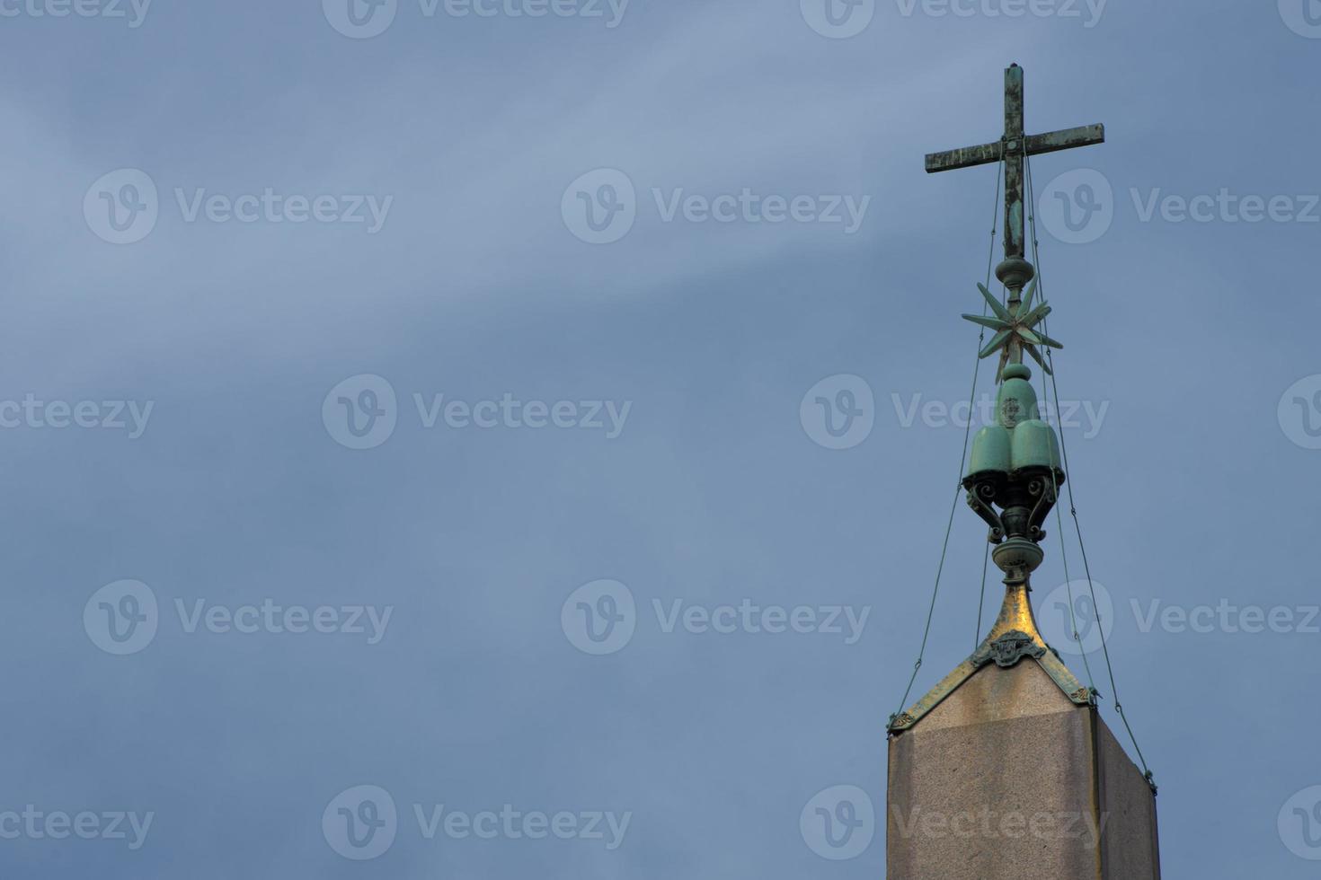 Roma Vaticano posto obelisco di santo Peter Cattedrale bronzo attraversare foto