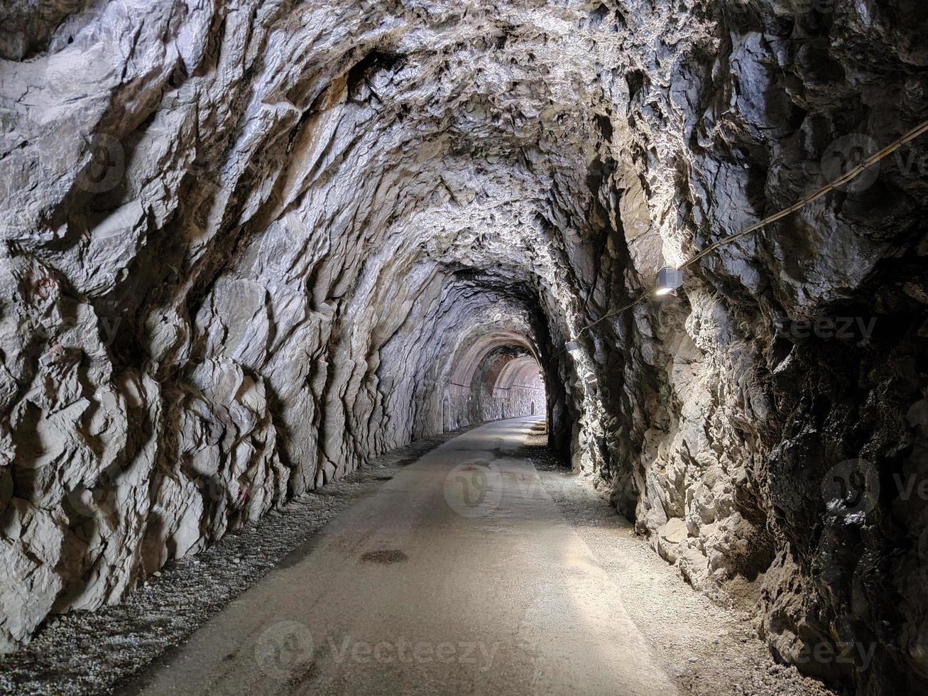 vecchio Ferrovia abbandonato tunnel fra varazze e cogoleto liguria Italia foto