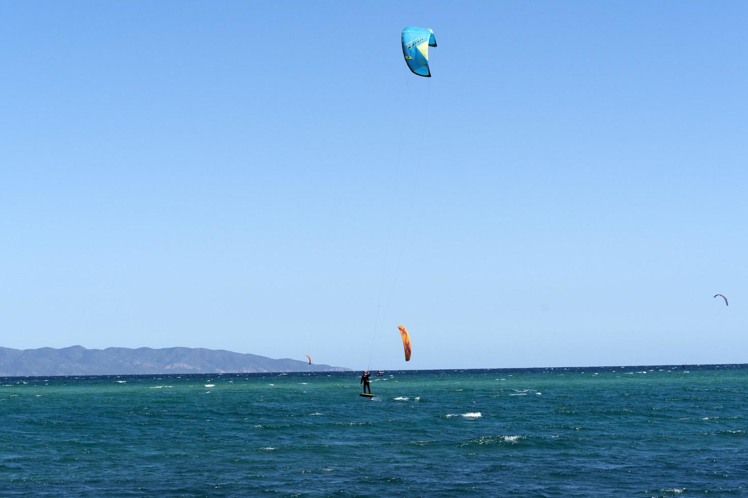 la ventana, Messico - febbraio 16 2020 - aquilone surfing su il ventoso spiaggia foto