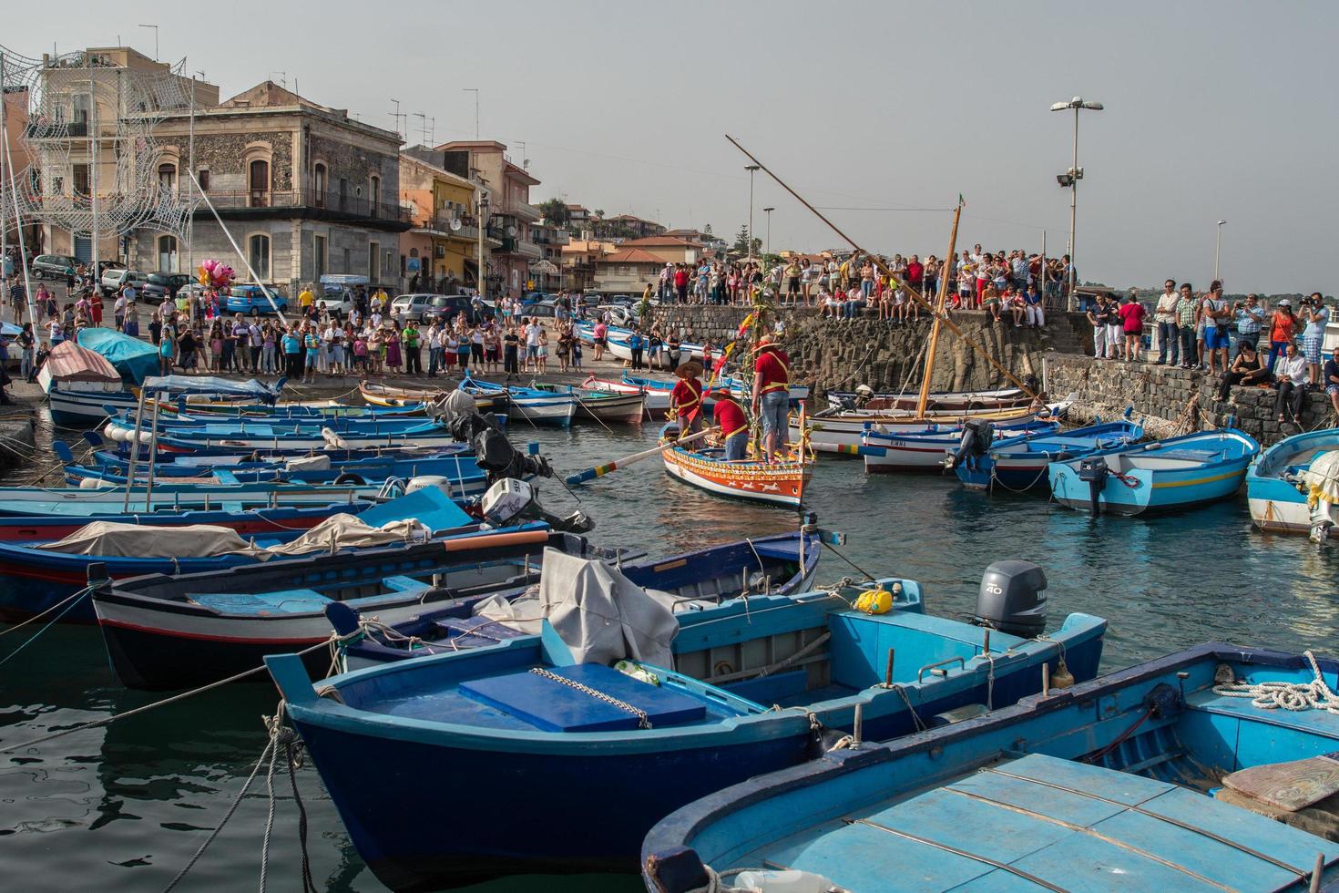 aci trezza, Italia - giugno, 24 2014 - san giovanni tradizionale parata celebrazione foto