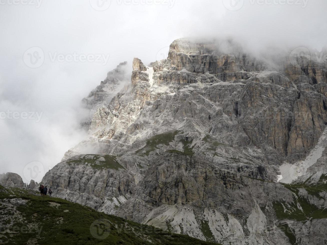 tre picchi di lavare valle dolomiti montagne panorama paesaggio foto