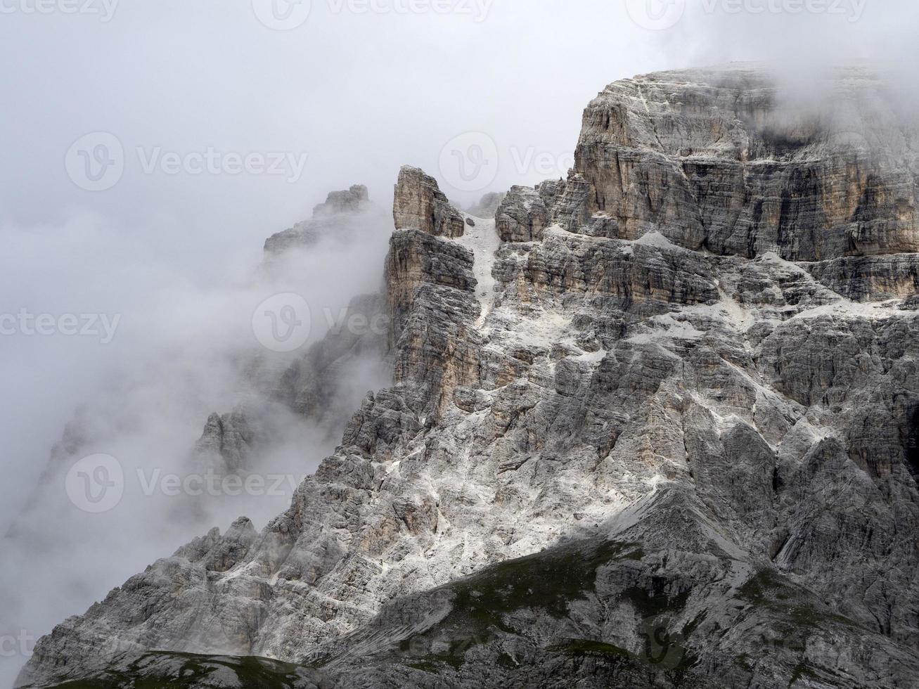 tre picchi di lavare valle dolomiti montagne panorama paesaggio foto