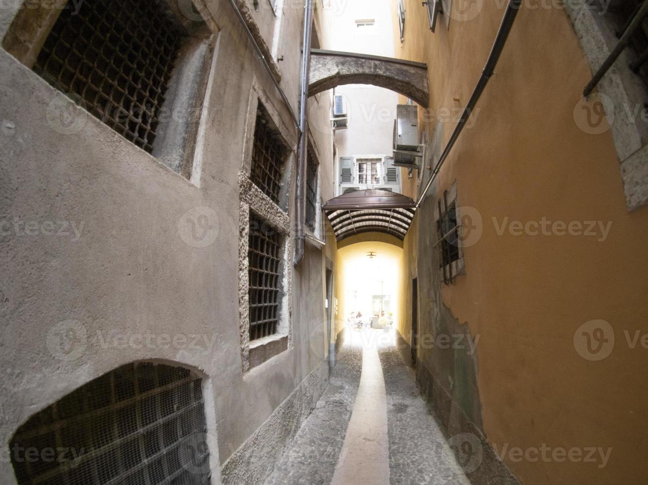 trento vicolo dei dall'armi - arma strada medievale vicolo foto