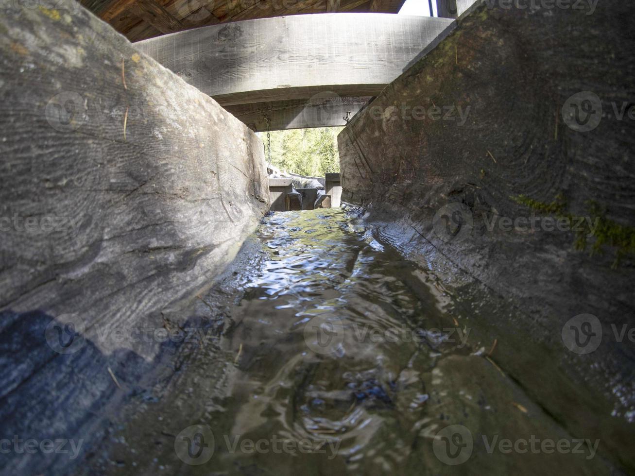 acqua mulino valle nel dolomiti longiaru badia valle foto