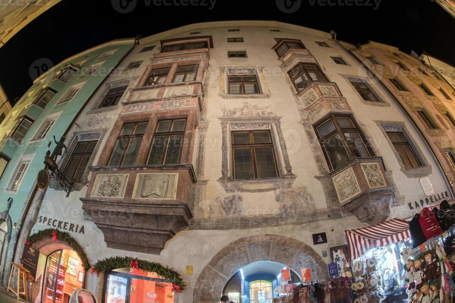 Innsbruck, Austria - dicembre 29,2015 - città strada con Natale leggero foto