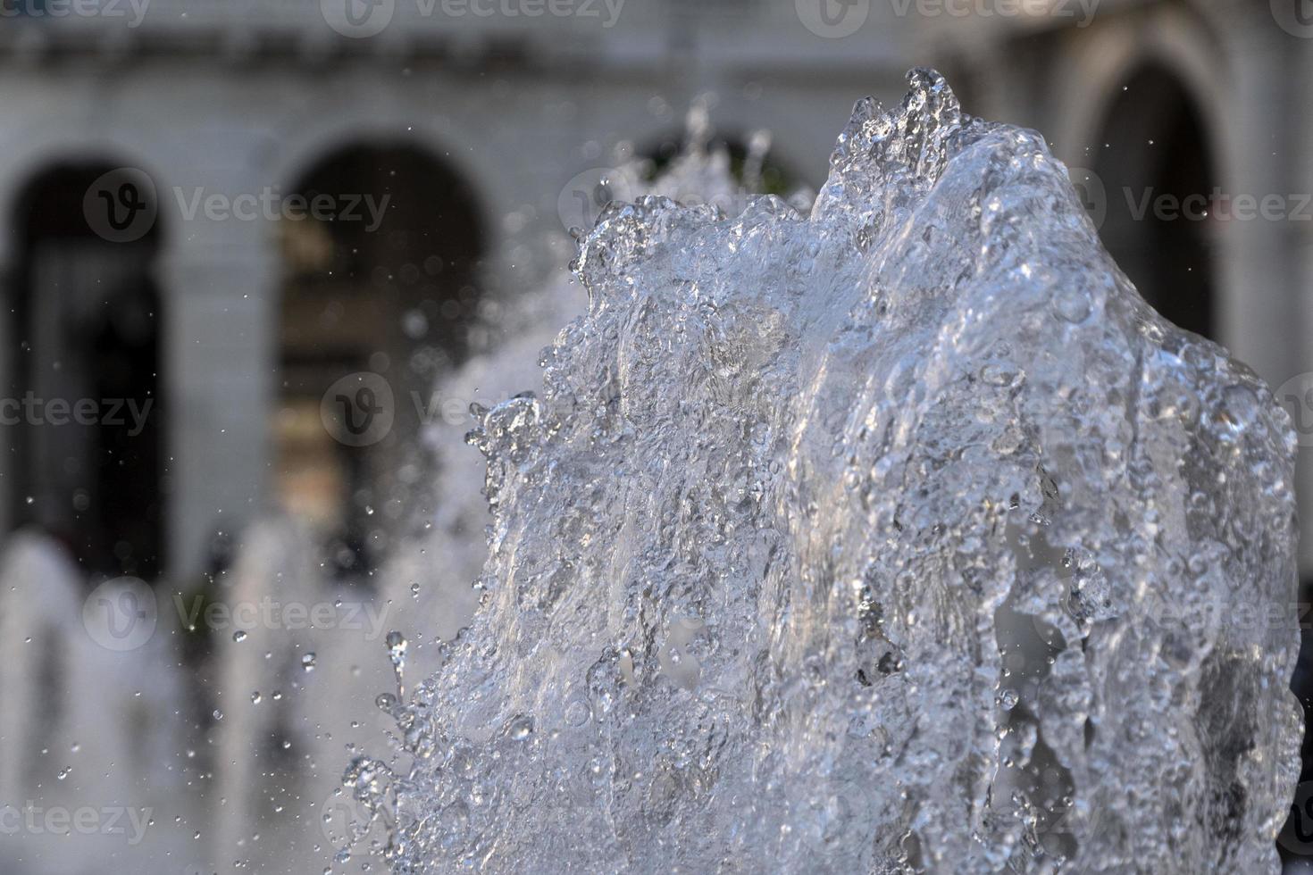 Genova piazza de ferrari Fontana spruzzo cittadina centro foto