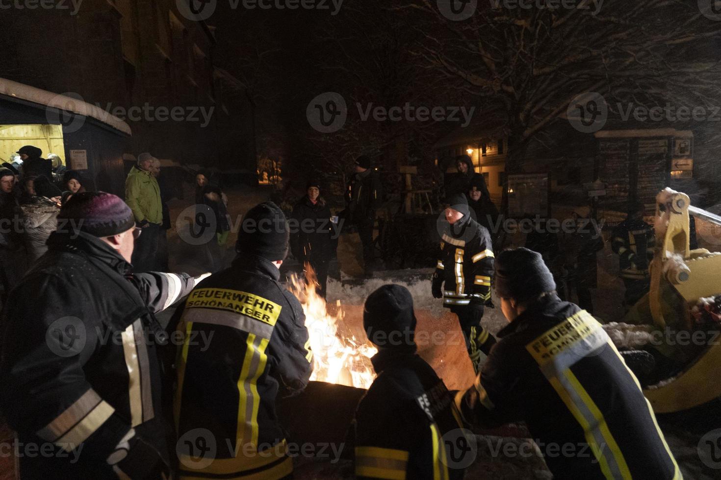 neuschönau, Germania - gennaio 5 2019 - lousnacht notte celebrazione con foresta spirito waldgeister nel Baviera villaggio foto