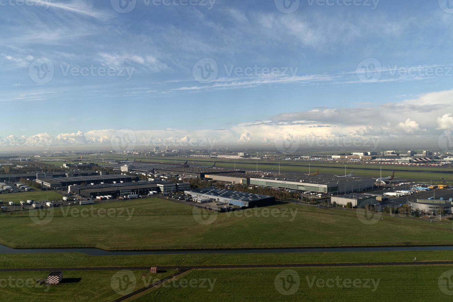 Schiphol aeroporto amsterdam edificio e operazione la zona aereo Visualizza dopo prendere via foto