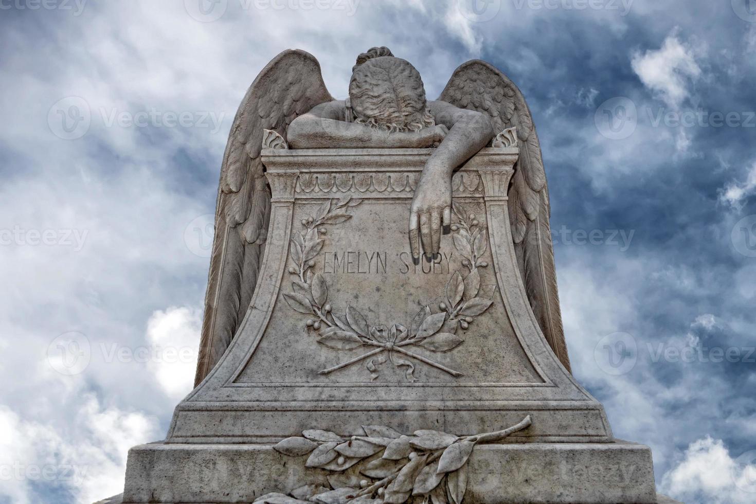 caduto angelo tomba tomba nel Roma acattolico cimitero foto